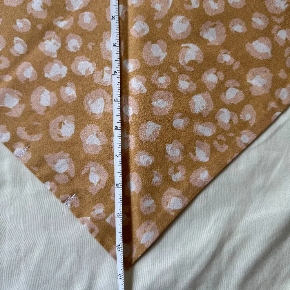 NWT Loic by Design Leopard Pattern Dog Bandana, Brown, White, + Pink, Size L
